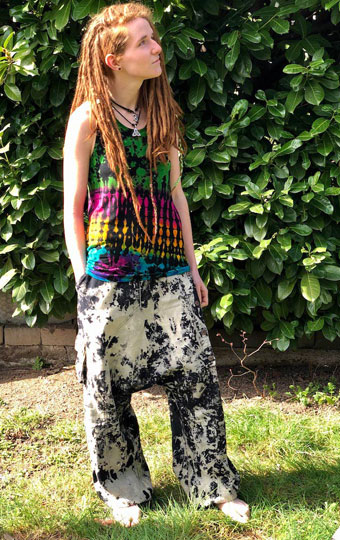 Haremshose-Kombinieren-Styling-Idee-Hippie-Look-2