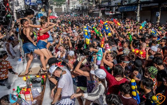 Songkran-in-PattayadrKGxMGmxwLju