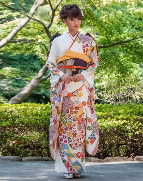 Traditioneller-japanischer-Kimono